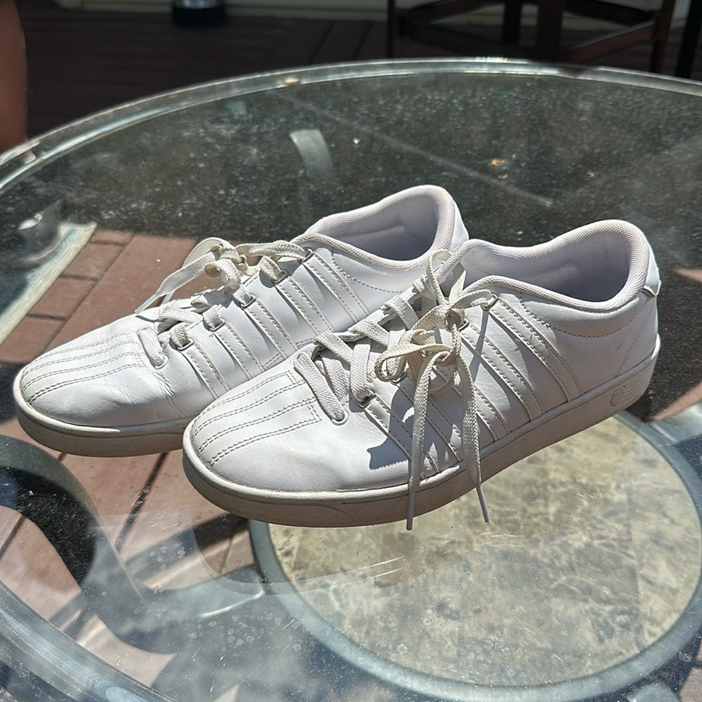 K Swiss white tennis shoes. Size 10.